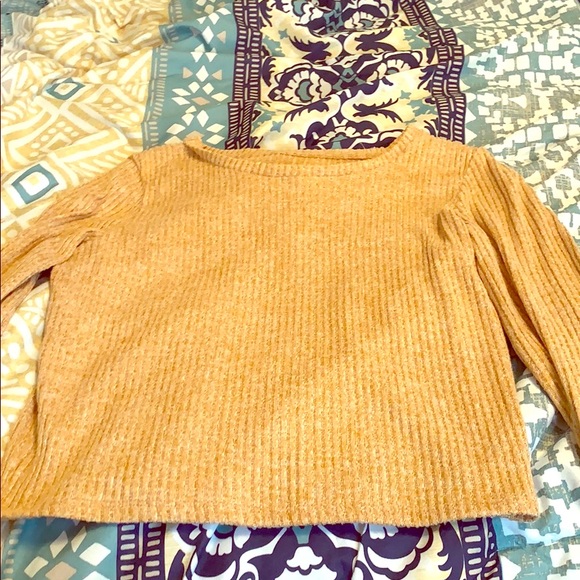 Long sleeve golden yellow shirt - Picture 1 of 1